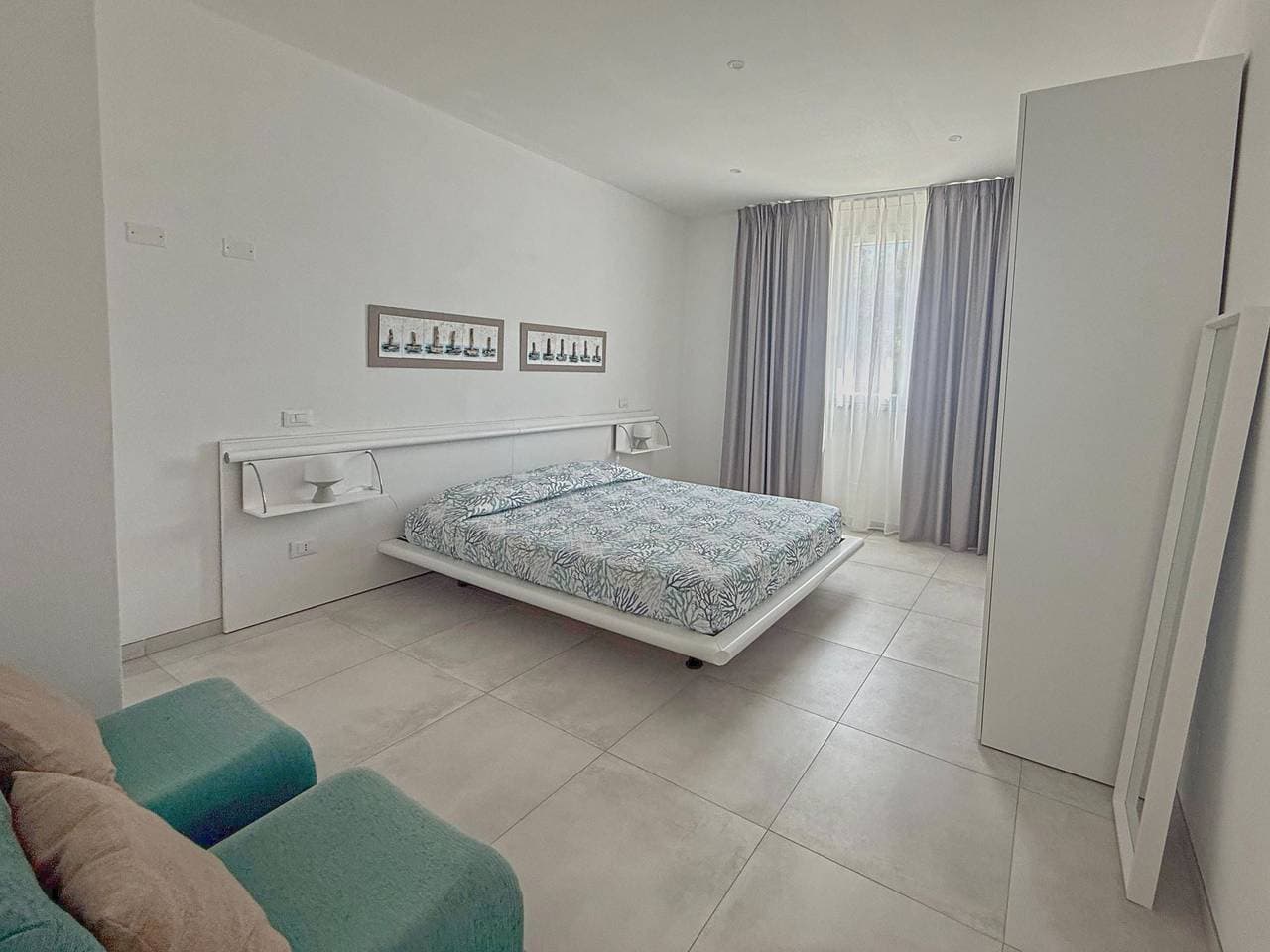 Foto 13 von 24: Ferienwohnung für 7 Personen mit Balkon