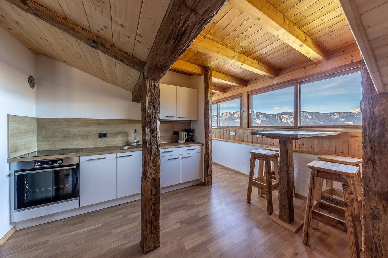 Foto 3 von 20: Ferienwohnung "Malgorerhof Lavendel" mit Bergblick, WLAN, Balkon & Gemeinschaftsgarten
