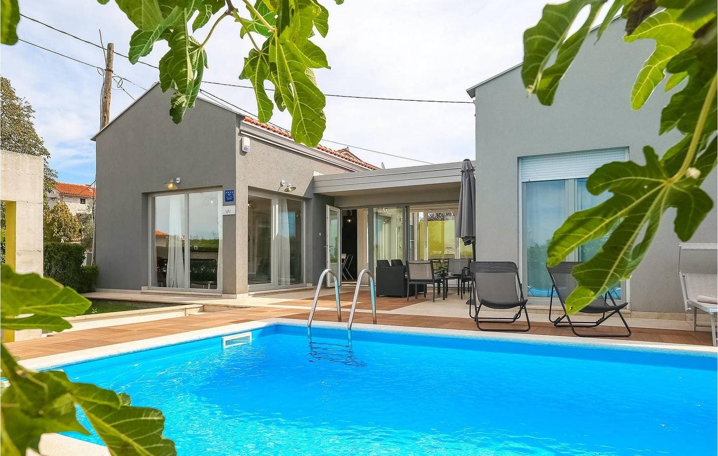 Foto 9 von 45: Moderne 2-Zimmer-Wohnung mit Pool, 900 m vom Stadtzentrum von Musalez entfernt