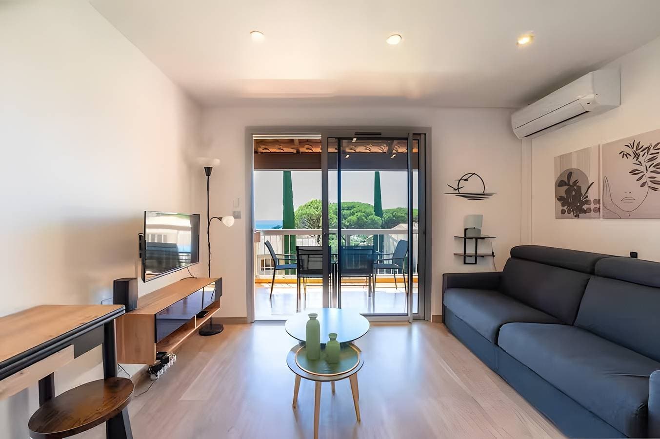 Foto 4 von 21: Ferienwohnung 'Le Panorama' mit Meerblick, WLAN und Klimaanlage
