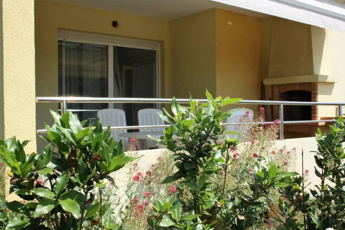 Foto 10 von 36: Haustierfreundliche Ferienwohnung Mediterraneo mit privatem Garten & Meerblick