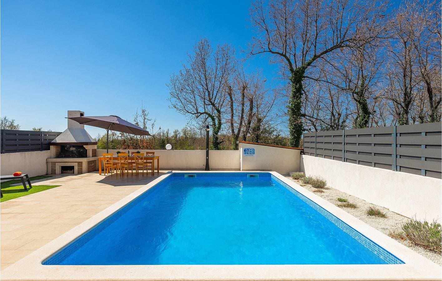 Foto 8 von 48: Charmantes Apartment mit einem Schlafzimmer und Pool in der Nähe der Sehenswürdigkeiten von Visnjan