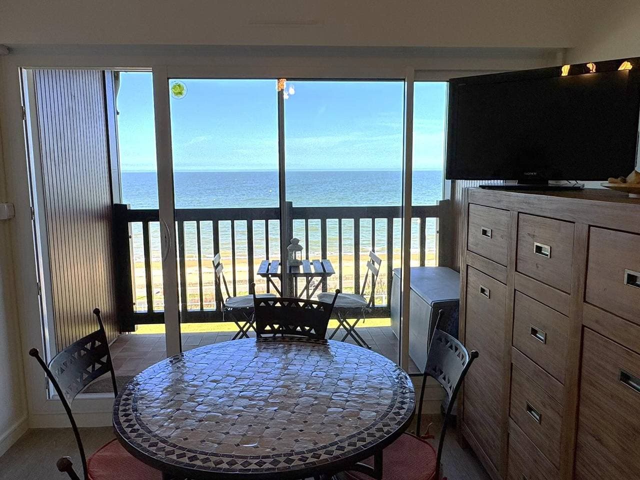 Foto 3 von 12: Studio am Meer mit Balkon und herrlicher Aussicht, direkter Strandzugang