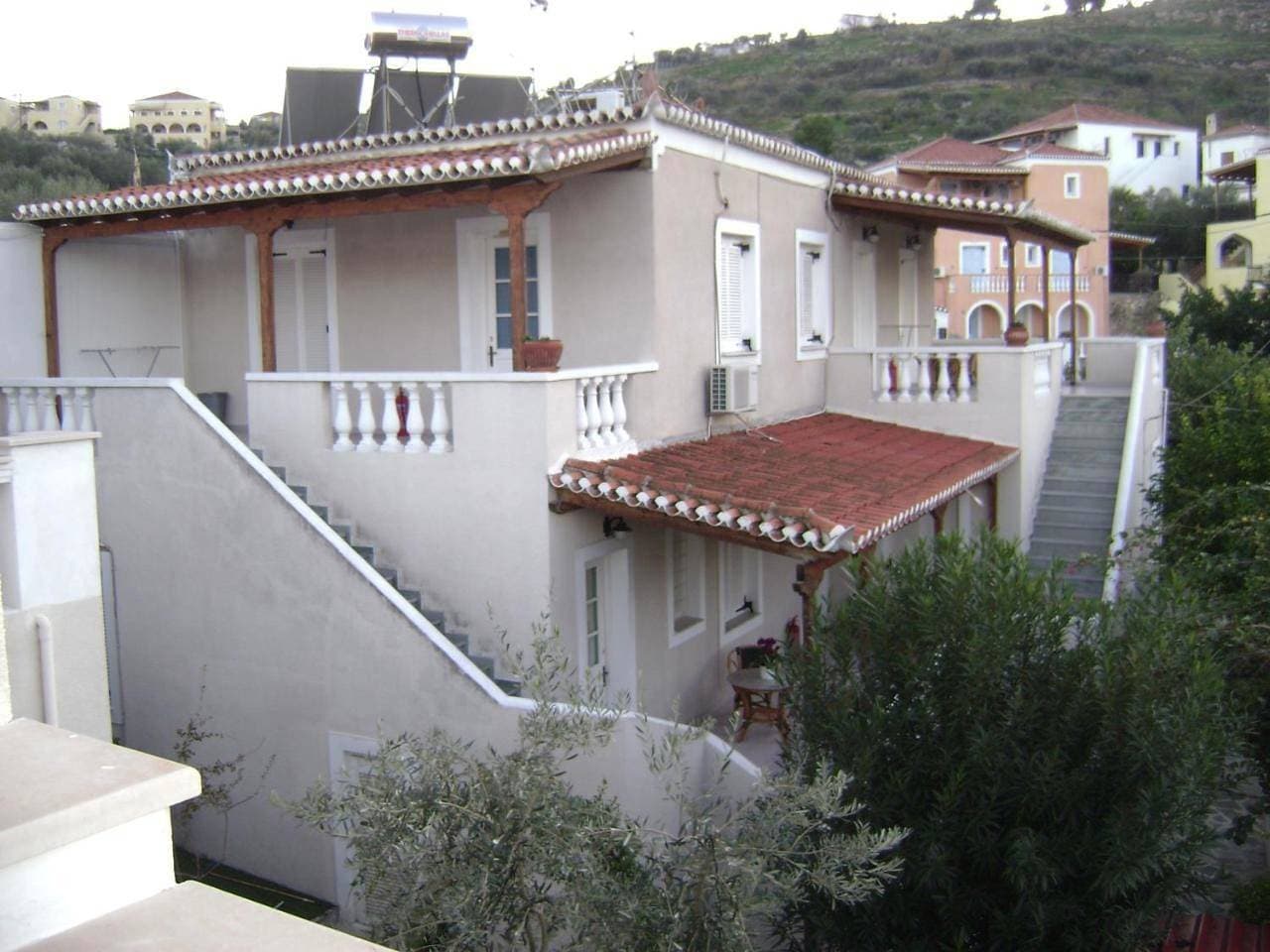 Theo Studios & Apartments 1