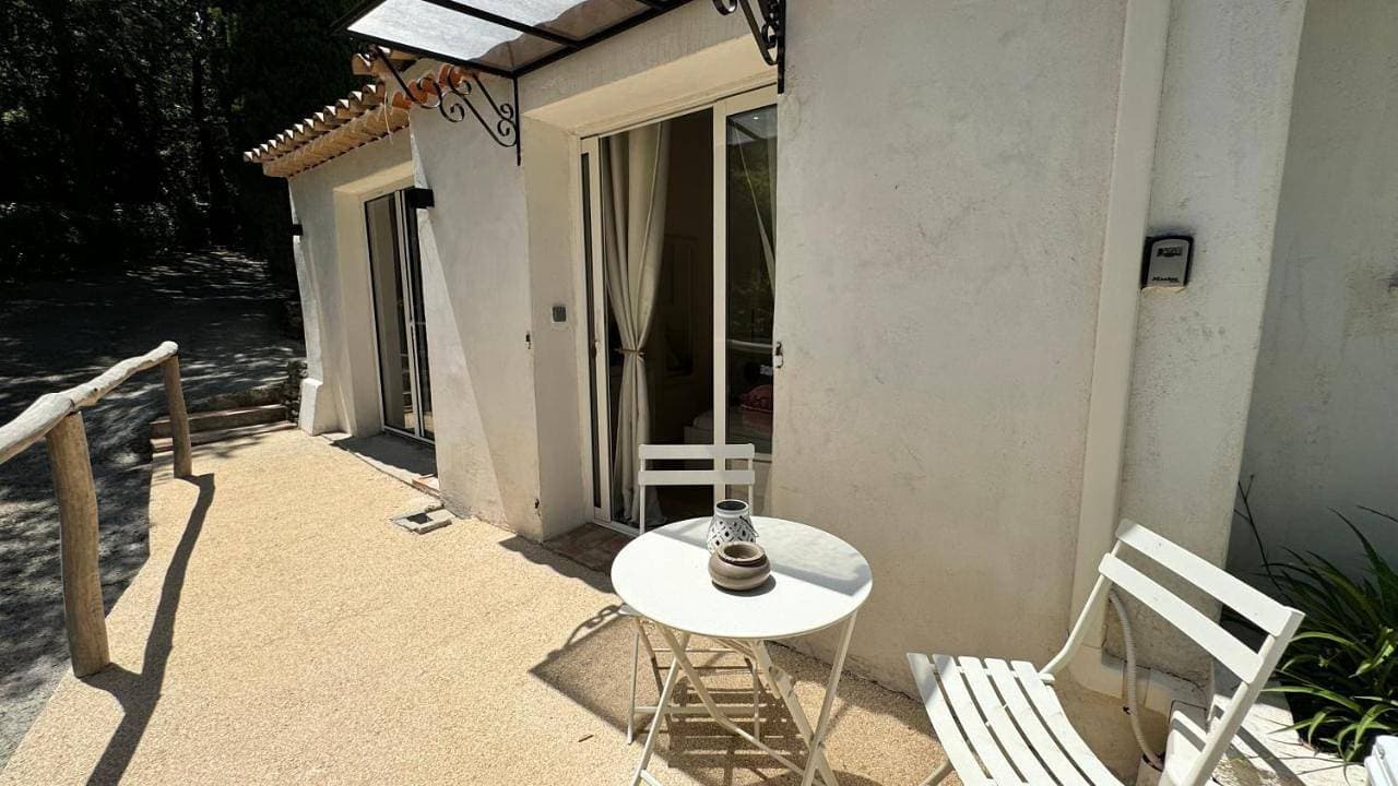 Foto 7 von 8: Double Room with Terrace