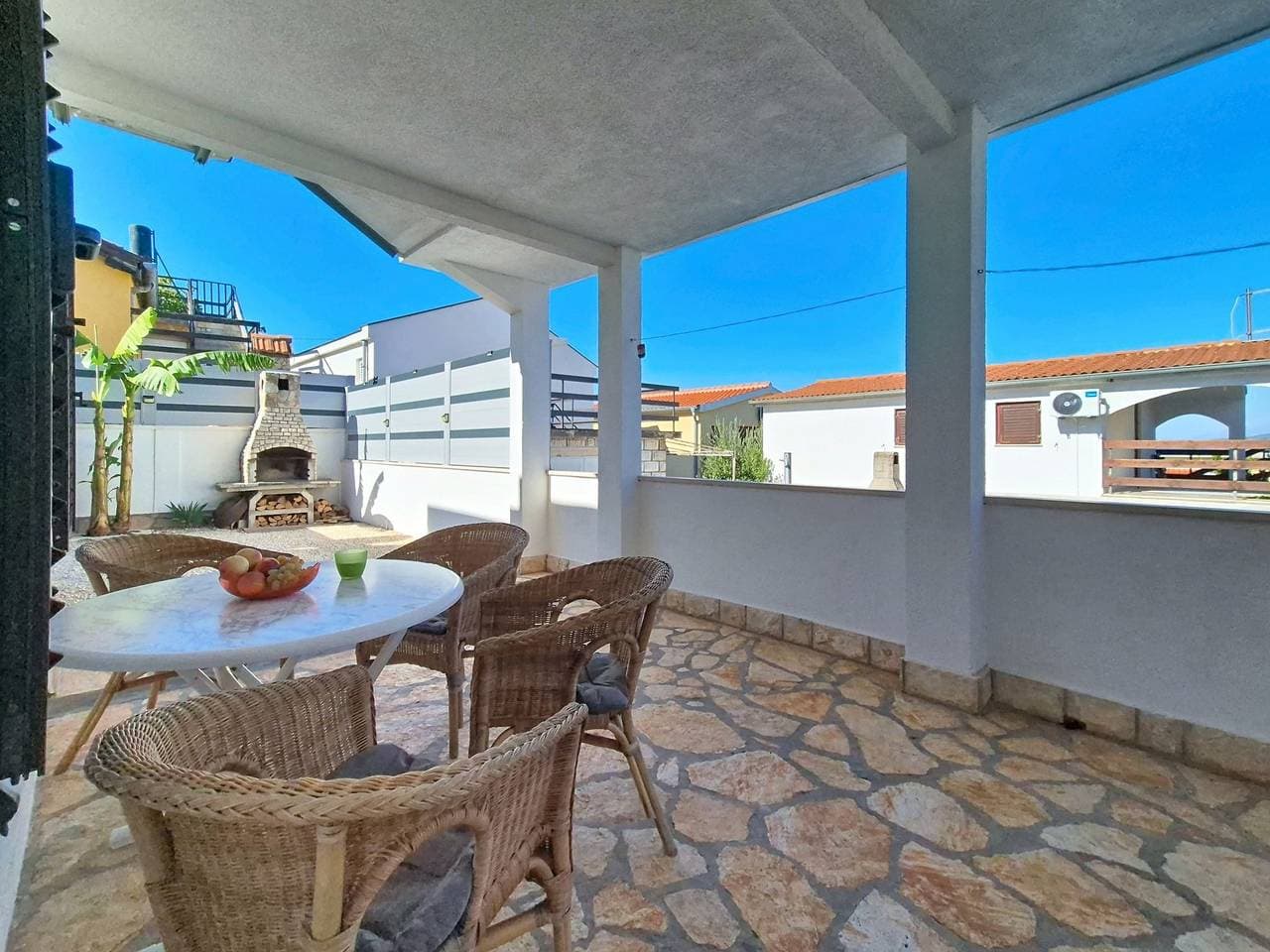 Meka Draga 15 km von Novigrad: Gemütliches Zweifamilienhaus Vili 1