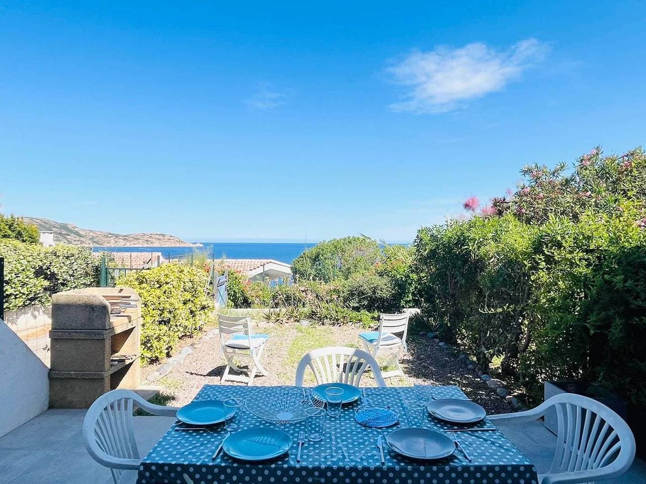 2-Zimmer-Wohnung mit Klimaanlage und Parkplatz, strandnah in Calvi 1