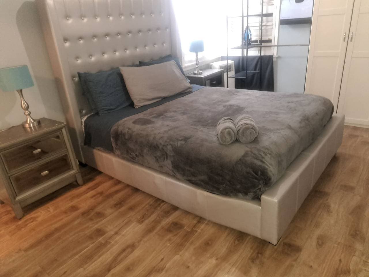 Foto 5 von 10: Charmantes Apartment mit 1 Schlafzimmer in Beverly Hills