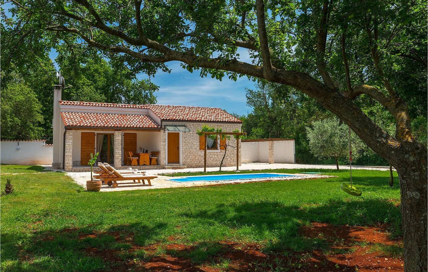 Gemütliche 1-Zimmer-Wohnung mit Pool, WLAN und Parkplatz in der Nähe der Küste von Ližnjan 1