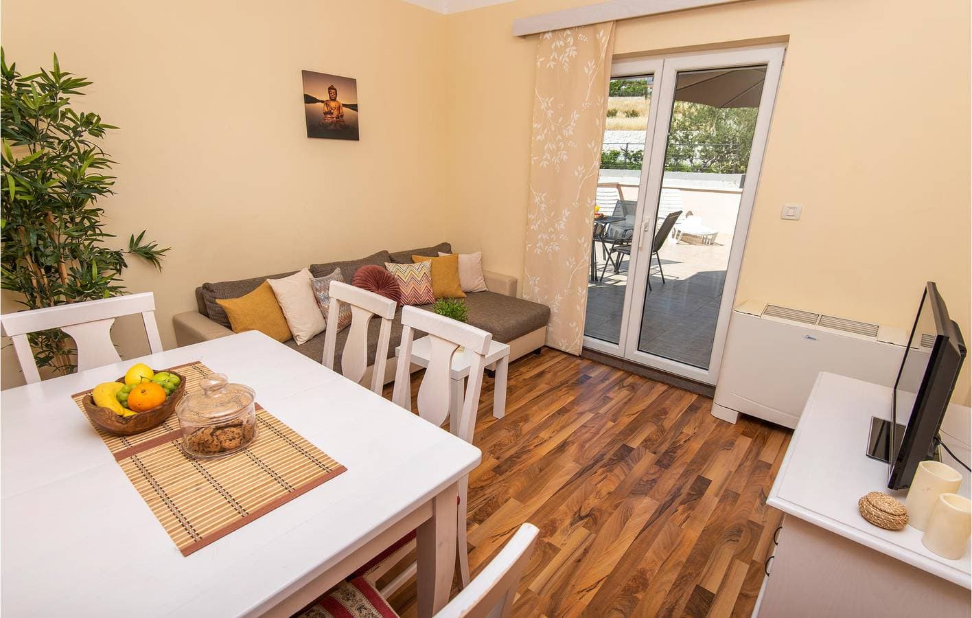 Foto 2 von 16: Gemütliche Ferienwohnung mit Terrasse, WLAN und Parkplatz, 1 km vom Strand entfernt