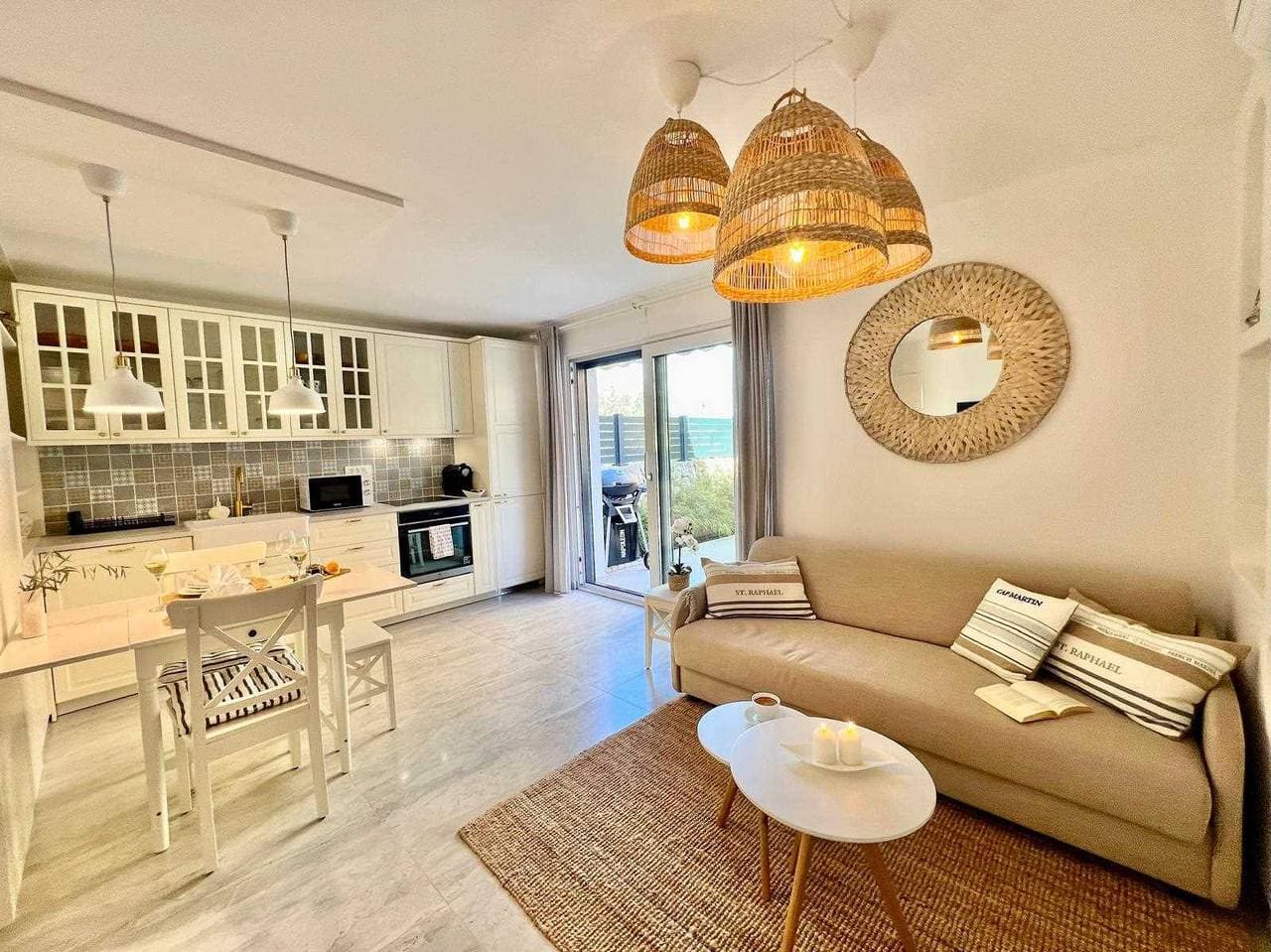 Foto 2 von 27: Deluxe Ferienwohnung I. mit Whirlpool in Strandnähe
