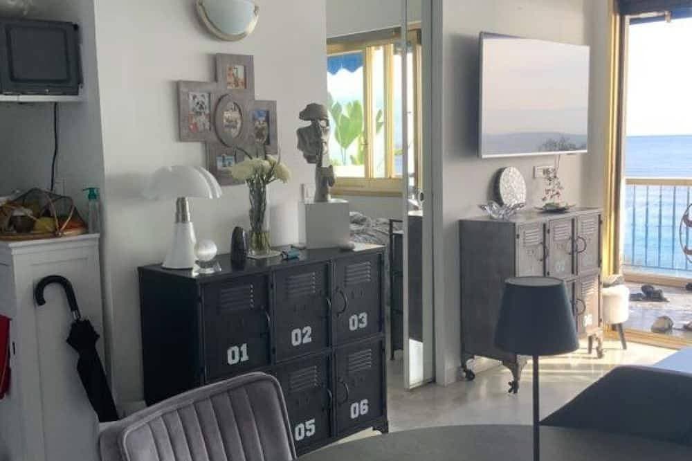 Foto 5 von 18: Évasion Azuréenne - T2 high floor with panoramic sea view in Cagnes-sur-Mer