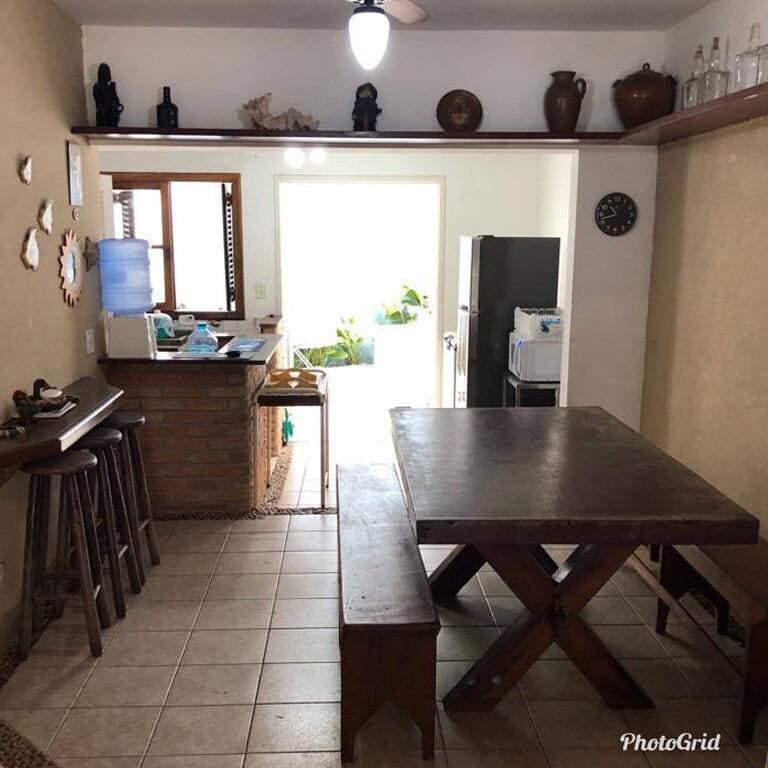 Foto 8 von 19: Haus vor dem Strand Sununga, für Familien geeignet. komplette Struktur