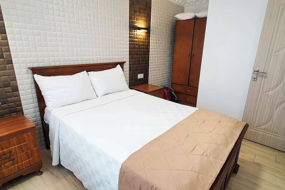Foto 4 von 16: Explore Istanbul Cihangir Flat near Public Transit