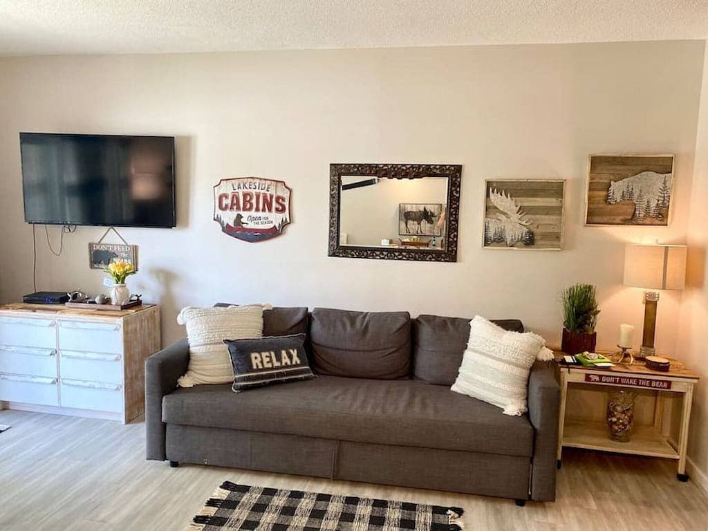 Foto 10 von 50: Cozy Studio | Private Balcony | Indoor Pool, Hot Tub & Game Room | Near Loon