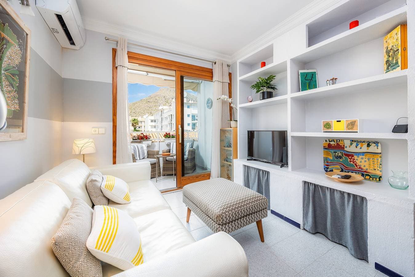 Foto 3 von 24: Ferienwohnung 'Formentor Gloria' mit Bergblick, WLAN und Terrasse