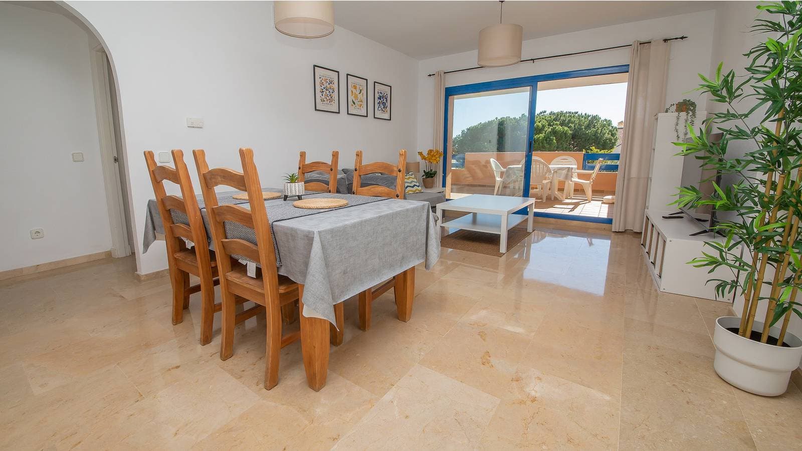Foto 4 von 33: Duquesa Suites 206