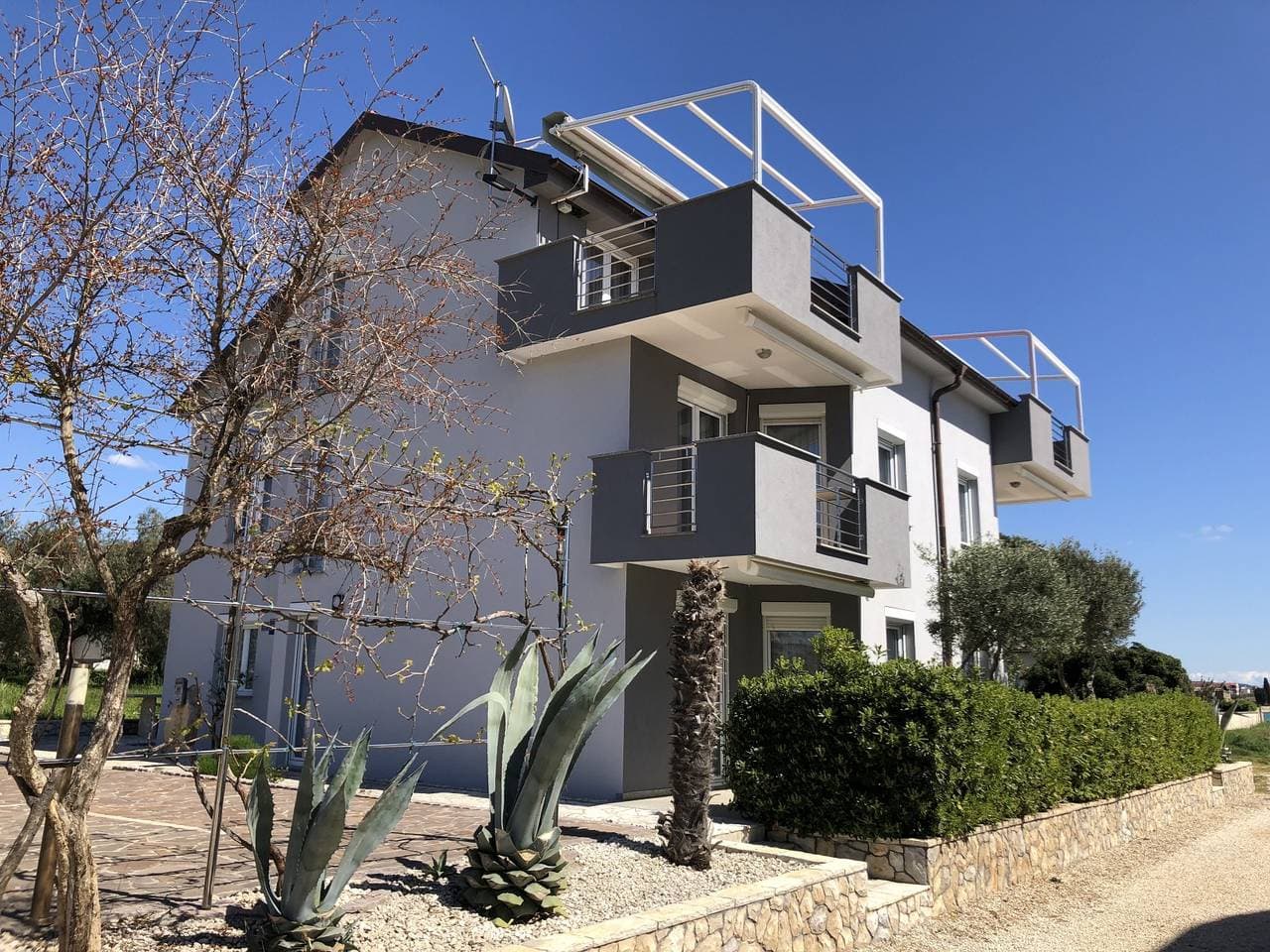 Foto 4 von 32: Ferienwohnung in Sukošan mit Meerblick, Terrasse, Klimaanlage, W-Lan (3495-1)