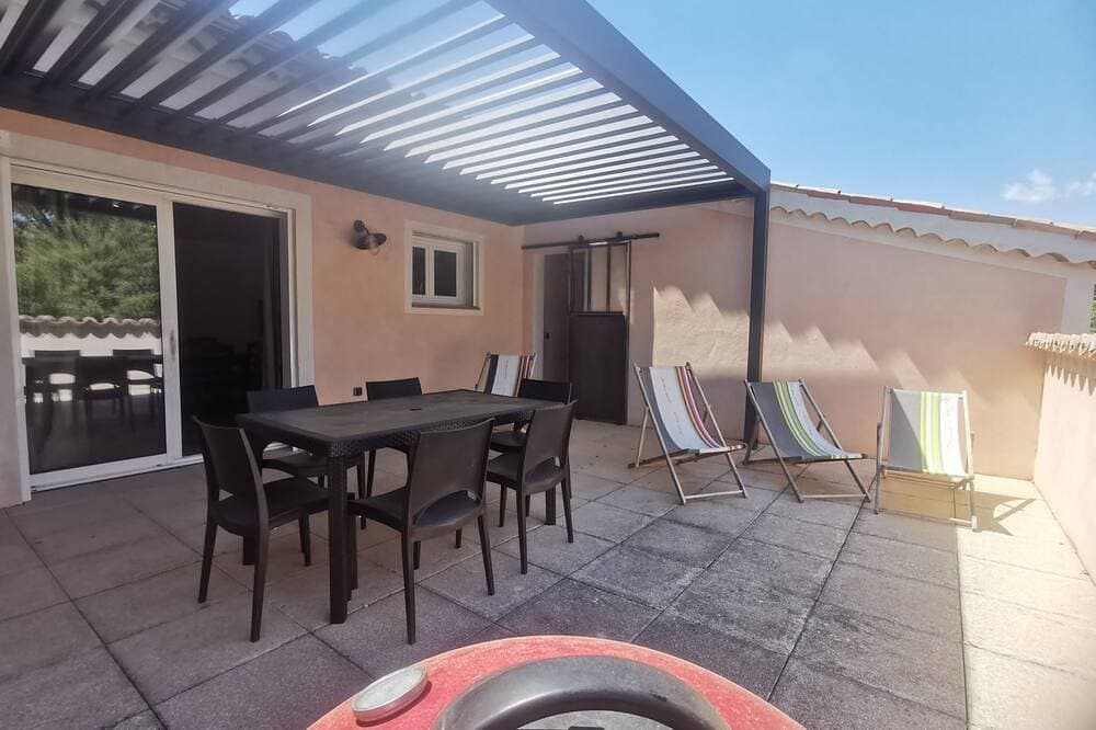 Foto 13 von 17: Spacious apartment near Lake Sainte-Croix, surrounded by truffle oaks.