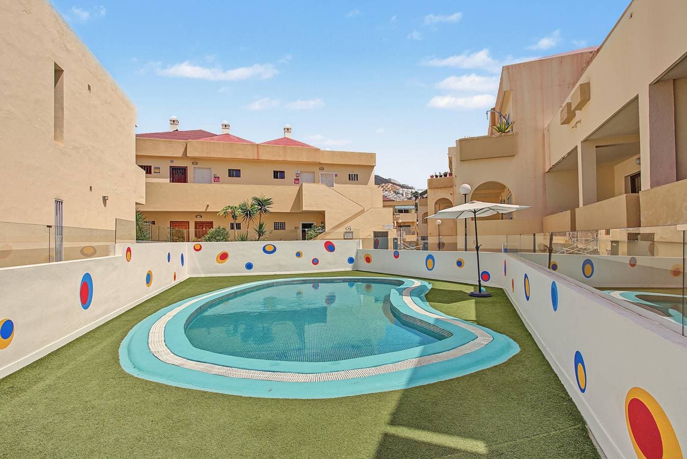 Foto 2 von 27: Geräumiges, helles Mareverde-Apartment mit Meerblick, Pool und WLAN