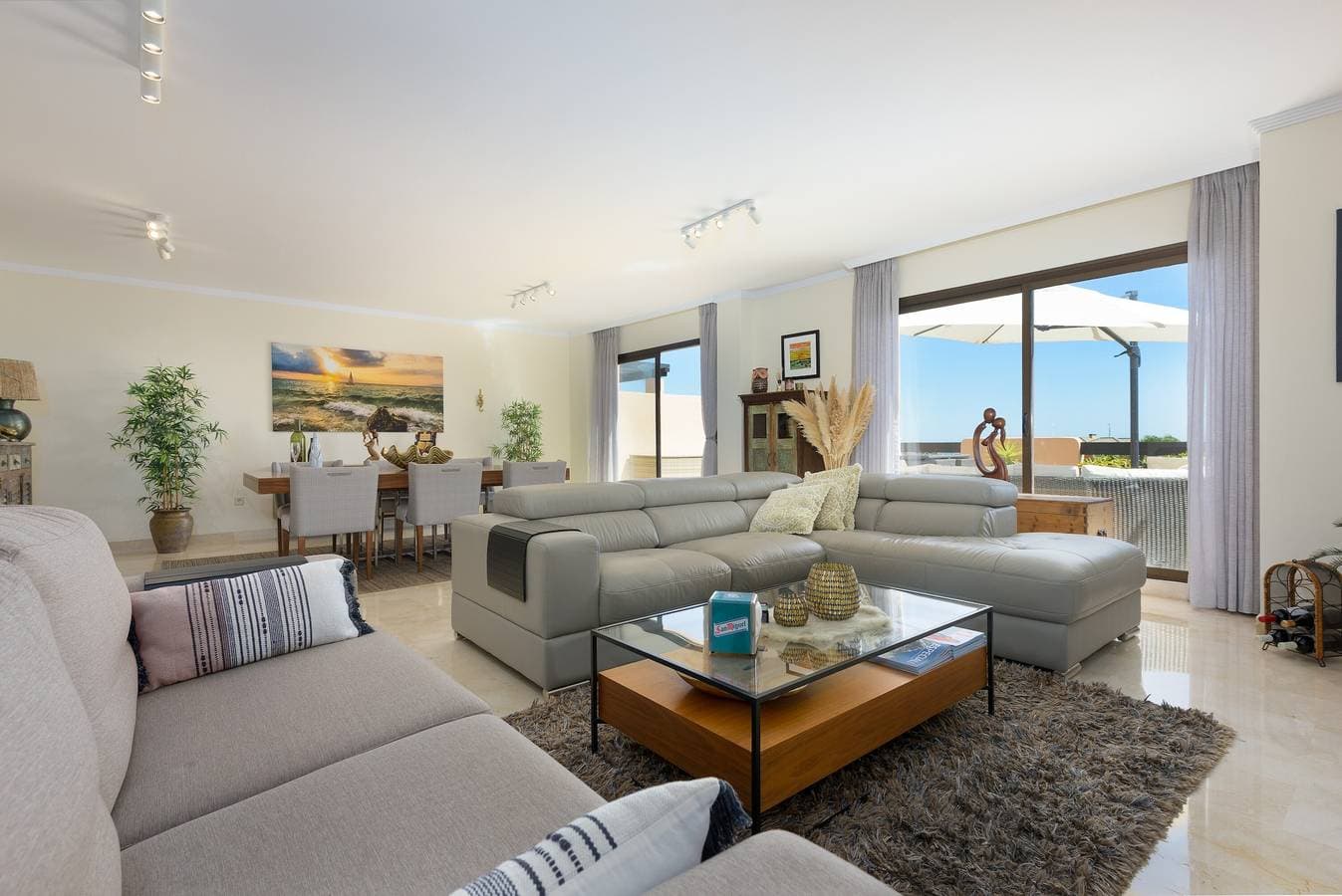 Foto 5 von 45: Apartment 'Casares Beach Luxe Penthouse' mit Meerblick, WLAN und Klimaanlage