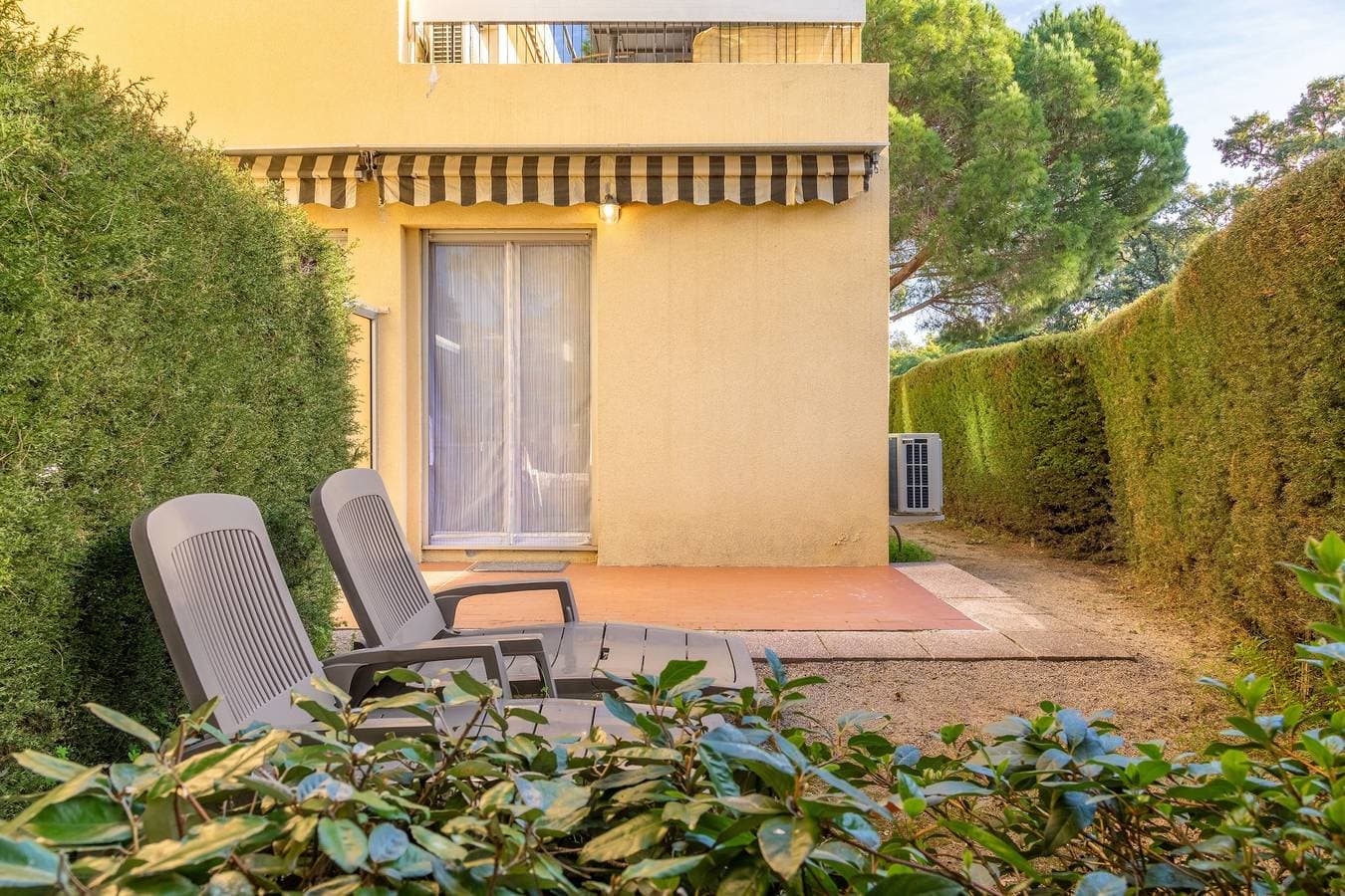 Foto 2 von 19: Ferienwohnung 'Estivales 2' mit privater Terrasse und eigenem Garten