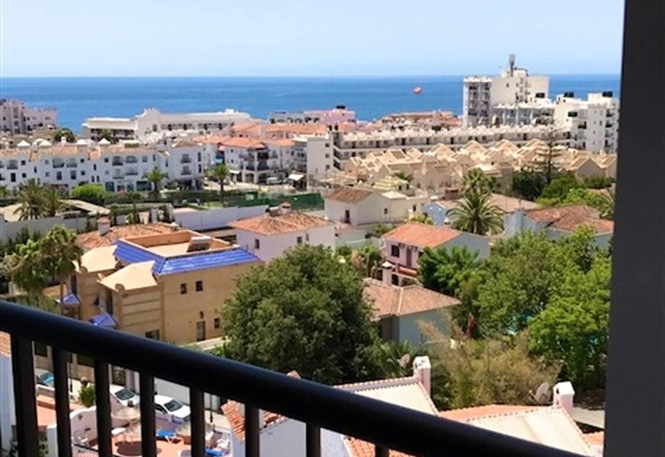 Foto 12 von 15: Wunderschöne Ferienwohnung 'Capri' mit Blick über Nerja und das Meer, Balkon, WLAN und Klimaanlage