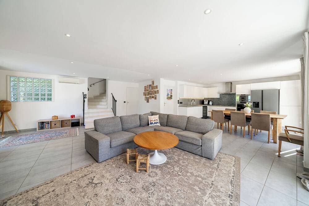 Foto 8 von 11: Villa 150m² with swimming pool, 100m² terrace and air conditioning - quiet location