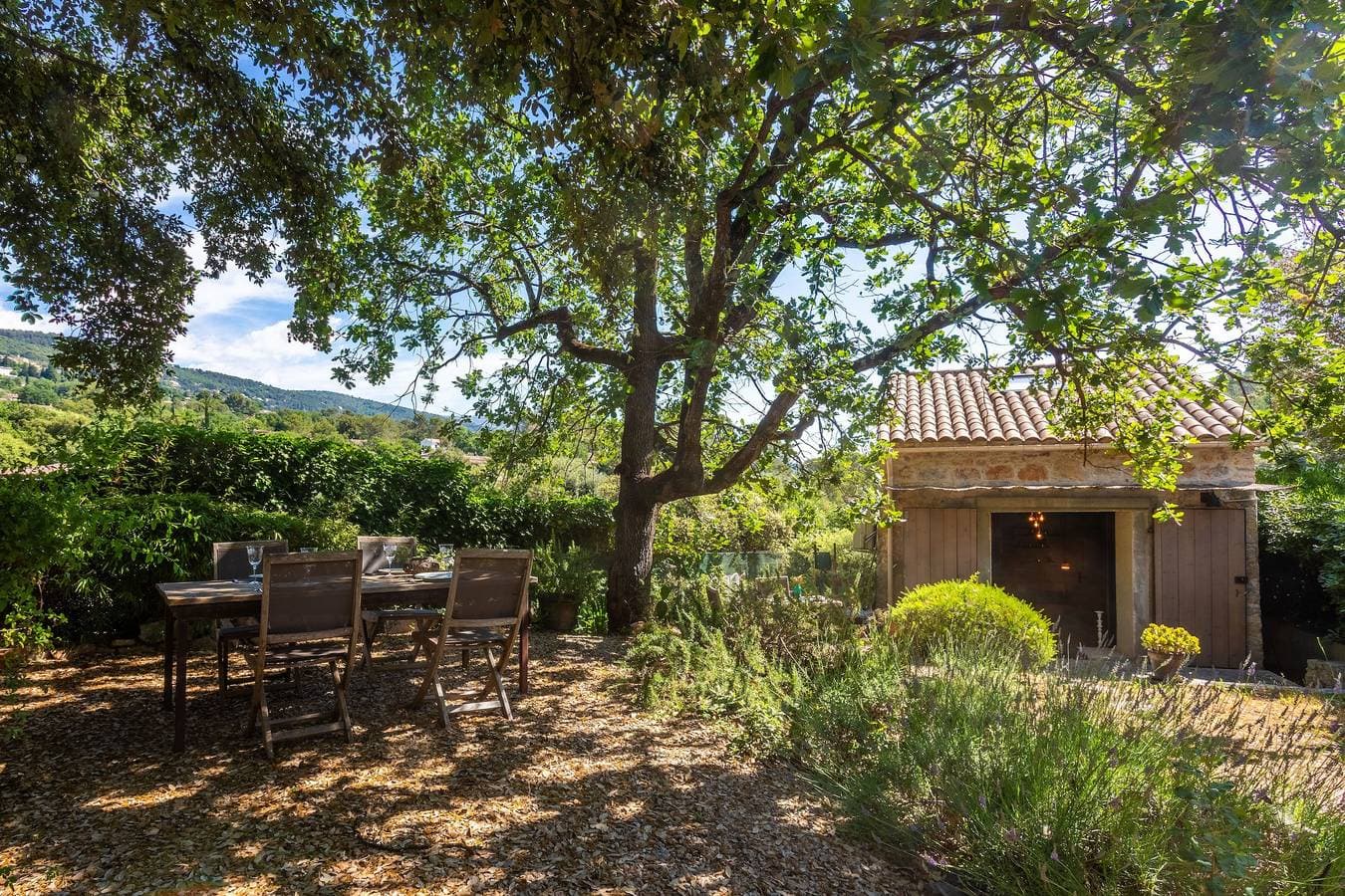 Foto 11 von 22: La Petite Maison D'emmanuelle – Romantische Auszeit im Grünen