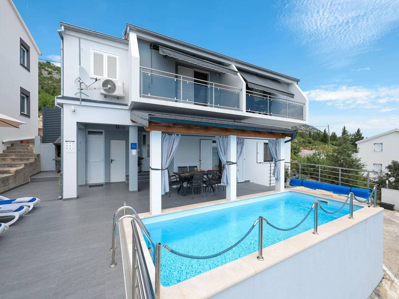 Foto 7 von 60: Luxusapartment mit beheiztem Pool in Starigrad