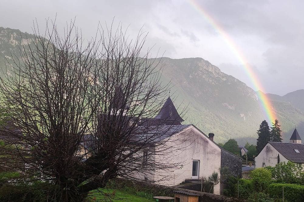 Foto 8 von 17: Pretty village house in Bielle