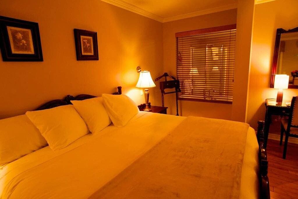 Foto 3 von 45: St-Sauveur Schönes Studio mit Kingsize-Bett