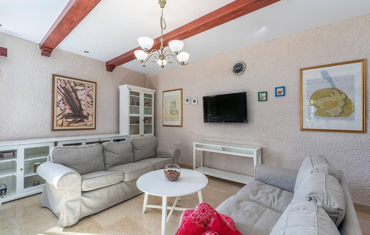 Foto 7 von 31: Ferienwohnung Peresiji Aua mit Pool