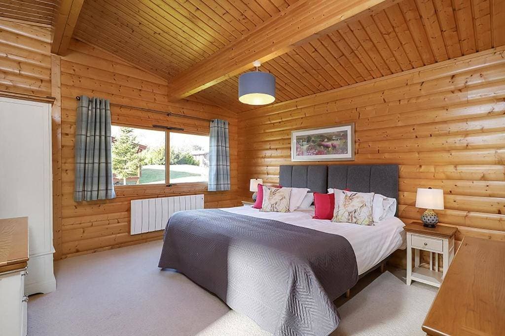 Foto 5 von 5: Three Bedroom Lodge with Hot Tub