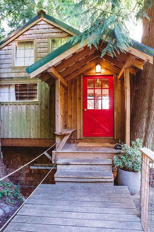 Foto 7 von 24: Baumhaus am Strand im Herzen des Puget Sound