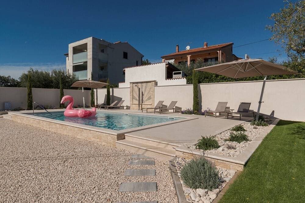 Villa Rosa mit Pool, in der Nähe von Kanegra Strand 1