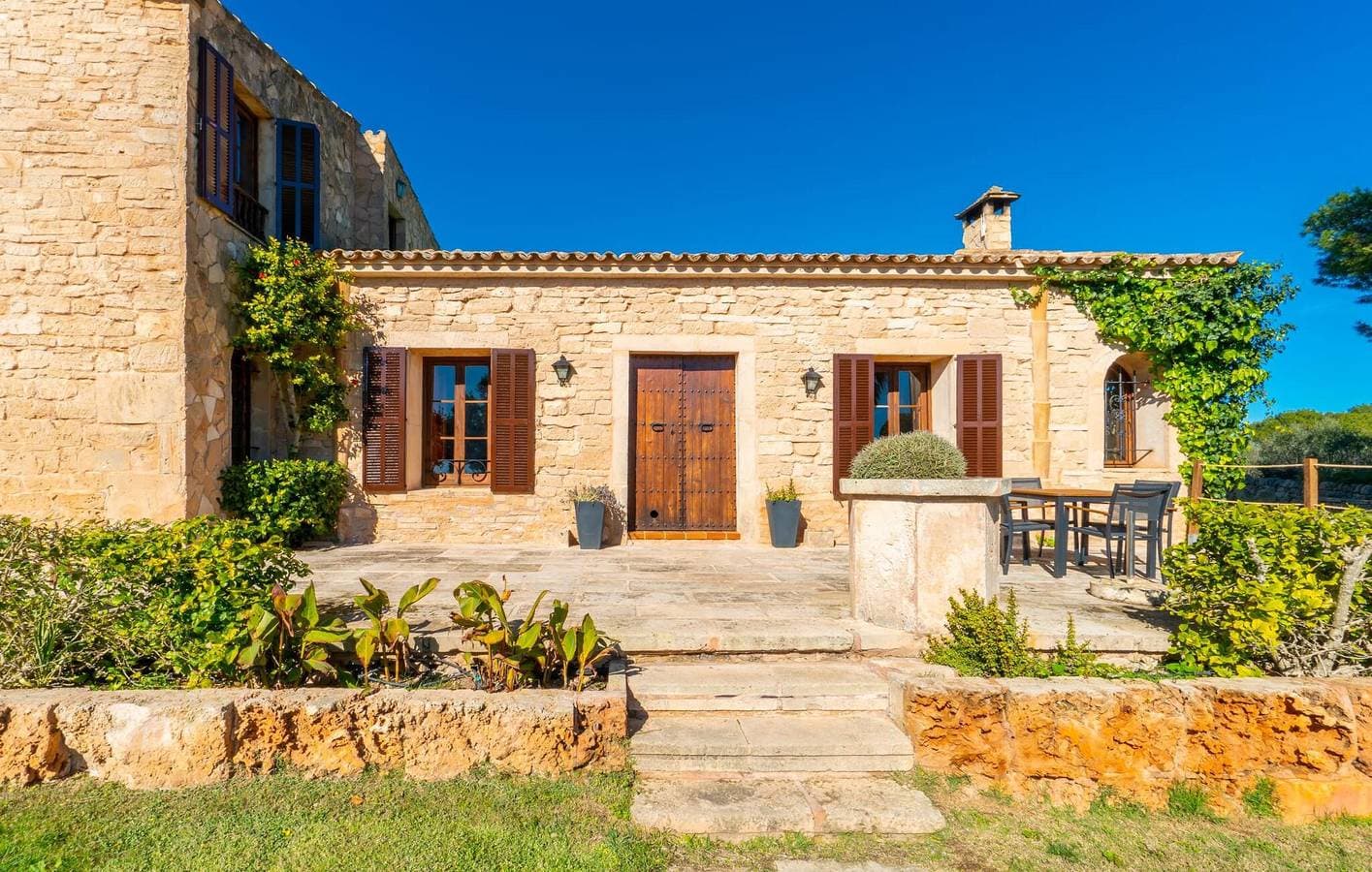 Luxuriöses Apartment mit Pool und Grill, 2,5 km von Playa Es Pregons entfernt 1
