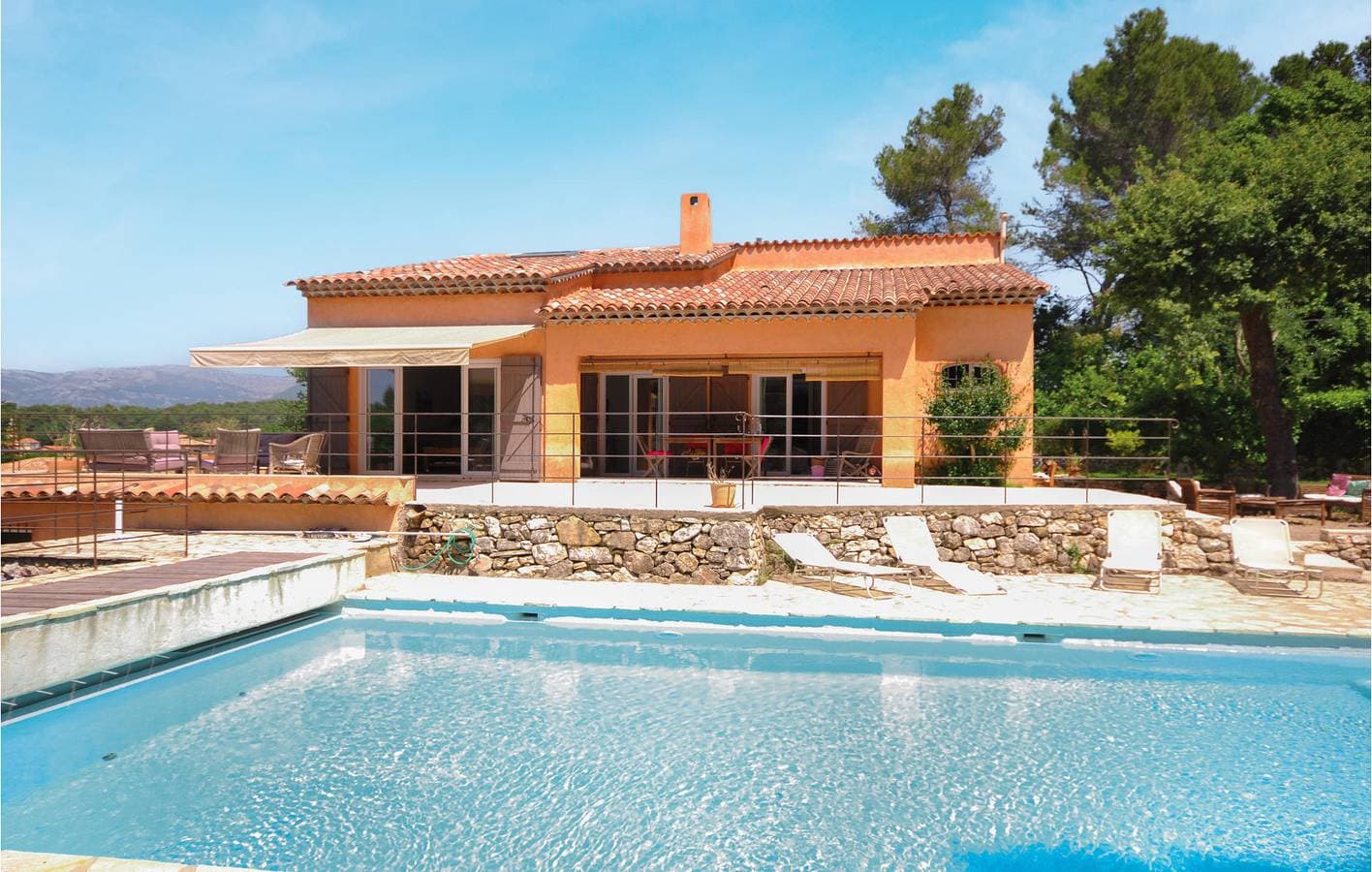 Foto 4 von 27: 180qm Wohnung: Parkplatz, Pool, Terrasse, Fluss 2,5km