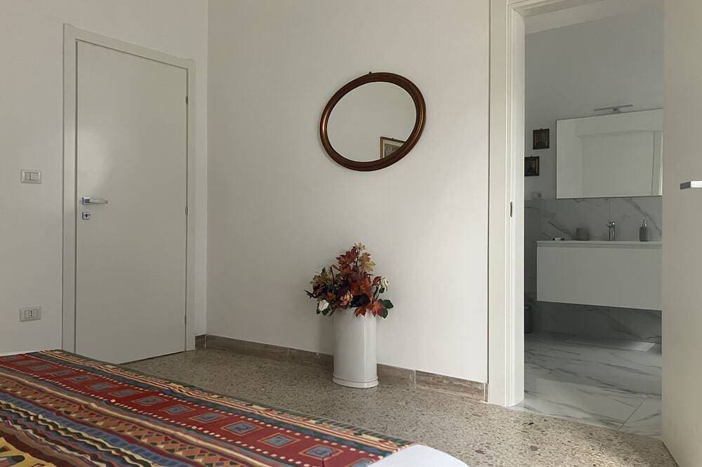 Foto 5 von 30: Apartment-Superior-Eigenes Badezimmer-Blick zur Meerseite-B&B mare mio