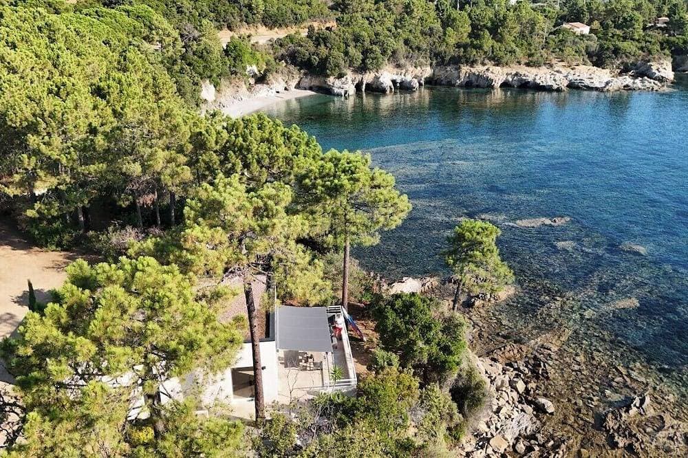 Exceptional Villa - Waterfront Near Porto Vecchio 1