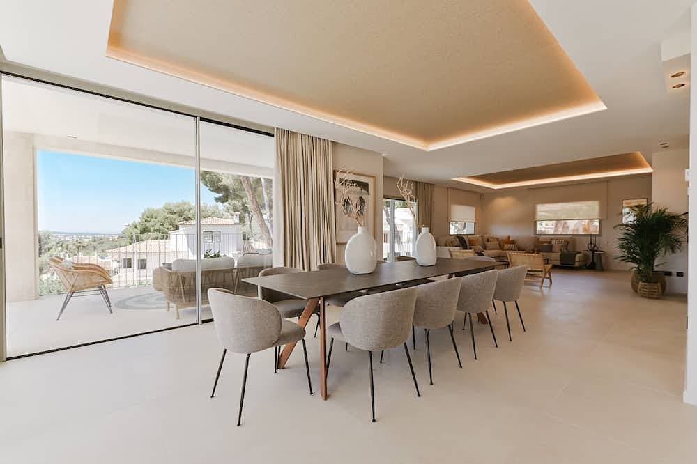 Foto 9 von 30: Luxury Villa. Heated pool. Sea & Mountain views