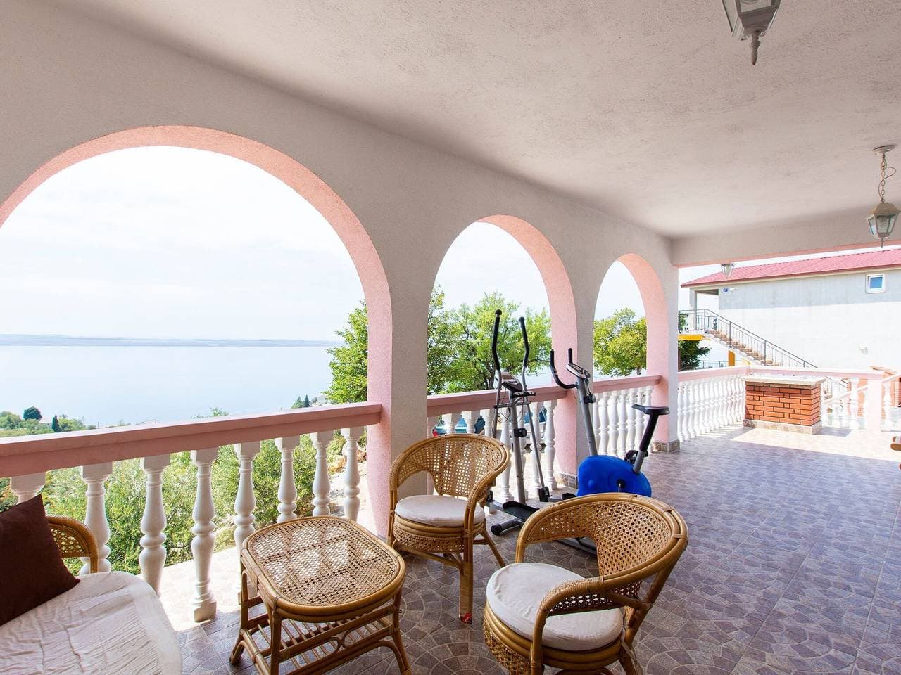 Foto 6 von 32: Wohnung in Tribalj mit Meerblick und Strand