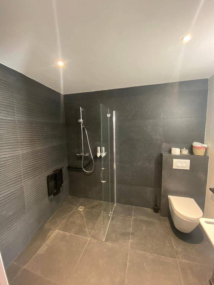 Foto 7 von 11: Double Room - Disability Access