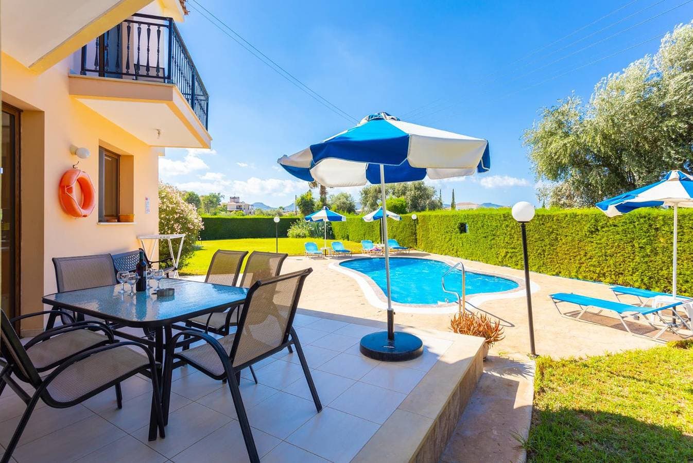 Foto 11 von 43: Villa für 7 Personen mit Terrasse