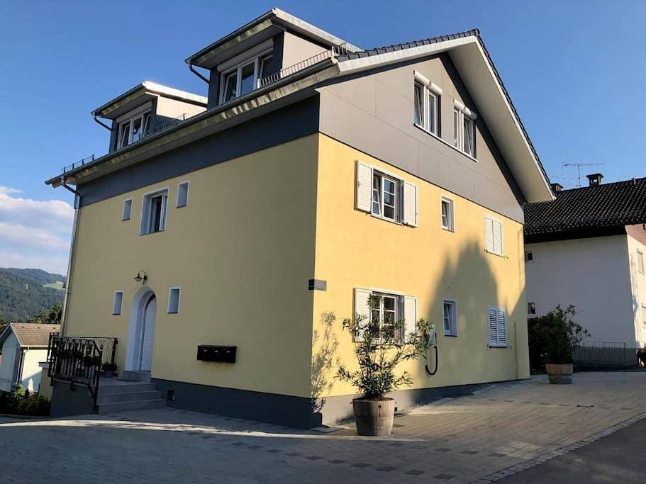 Bodenseenähe und Pfänderblick 1