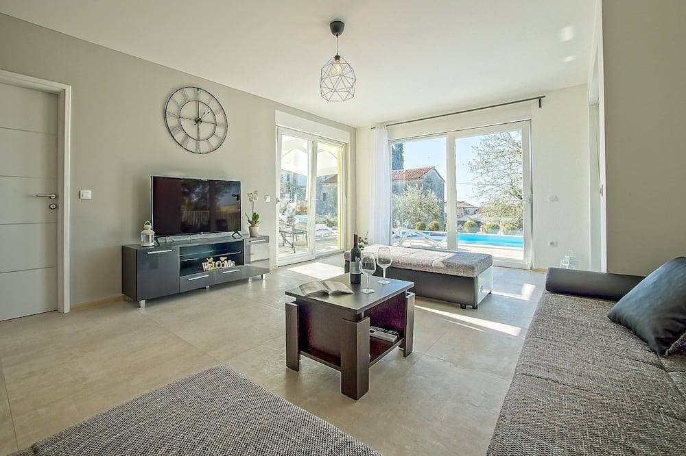 Foto 13 von 30: Ganz Neue 2019 Villa mit Pool,Grill,WiFi,Geschirrspüler,Waschmaschine