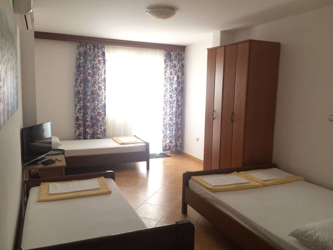 Foto 2 von 20: Apartments Aleksić, Bečići - Studio Apartment with Terrace 4