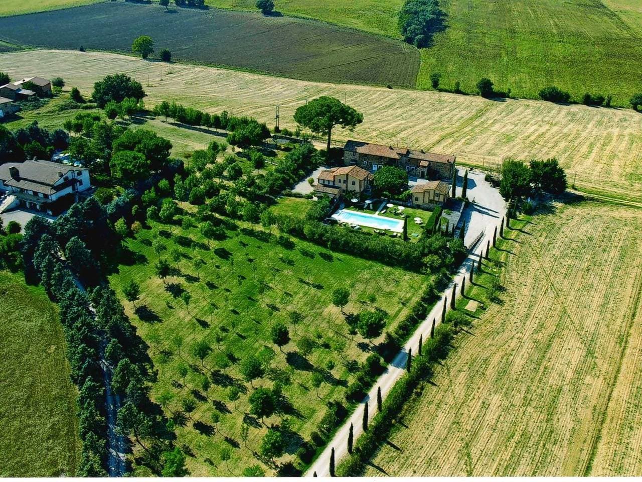 Foto 3 von 43: Wohnung in Castiglione Del Lago mit Garten, gemeinsamem Pool und Grill