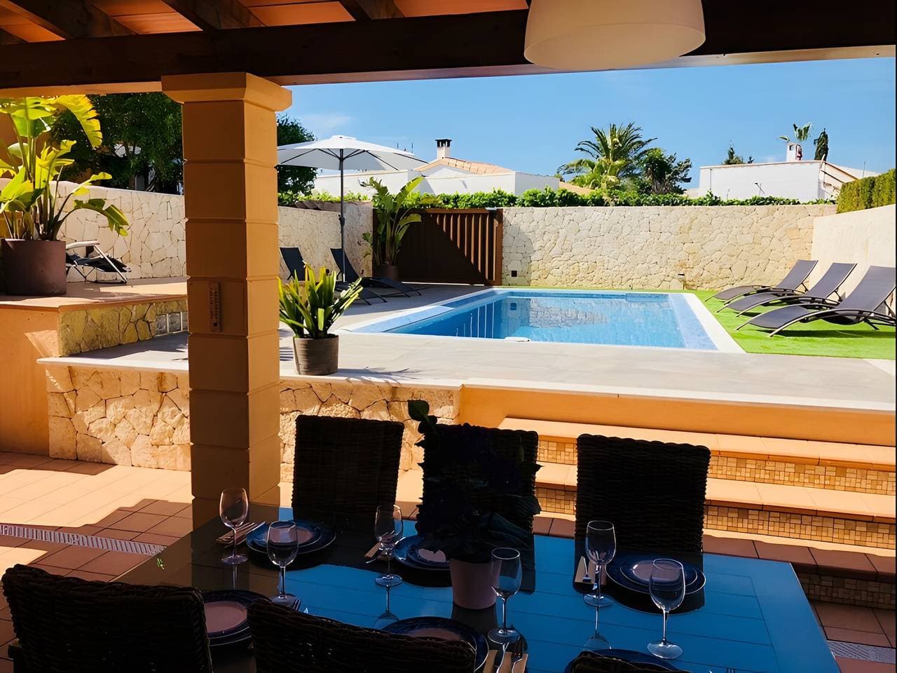 Foto 3 von 26: Villas 2 meet Estamarell – Exklusive Villa mit privatem Pool und Natur pur