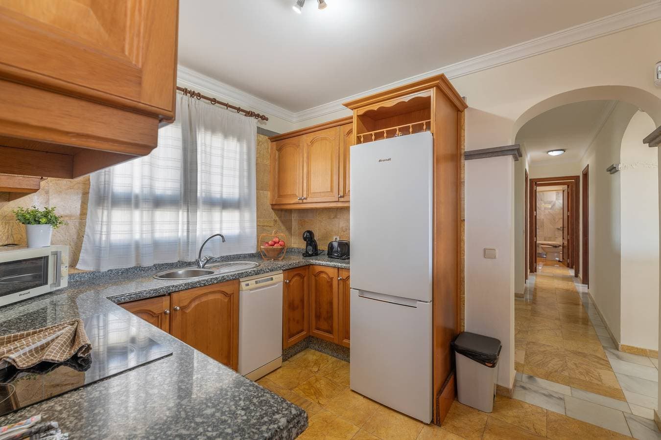 Foto 8 von 28: Villa in erster Linie La Goleta mit privatem beheiztem Pool und kostenlosem WLAN
